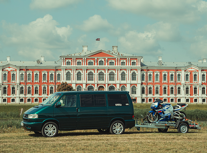 EVAKUATORI - Transporta pakalpojumi.