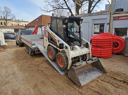 Bobcat / 553