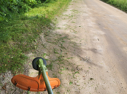 Zāles pļaušana,trimmerēšana