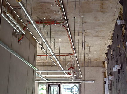 ESMU IEARADIES !! Paklpojumu klāsts bagātīgs !!  Pilns cikls Ēku renovācija , ēku celtniecība ! interesentiem Lūgums Zvanīt ,Rakstīt ..Starpnieki uzdzeriet ūdeni 