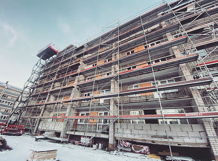 Sastatņu noma un montāža.  / Plettac