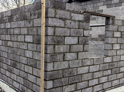 ESMU IEARADIES !! Paklpojumu klāsts bagātīgs !!  Pilns cikls Ēku renovācija , ēku celtniecība ! interesentiem Lūgums Zvanīt ,Rakstīt ..Starpnieki uzdzeriet ūdeni 