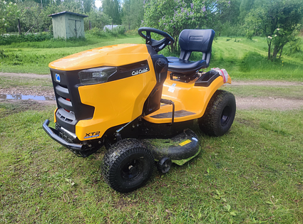 Zāles un krūmu pļaušanas pakalpojumi.