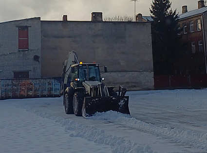 SNOW CLEARING SERVICES - Sniega tīrīšana un izvešana.