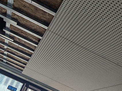 ESMU IEARADIES !! Paklpojumu klāsts bagātīgs !!  Pilns cikls Ēku renovācija , ēku celtniecība ! interesentiem Lūgums Zvanīt ,Rakstīt ..Starpnieki uzdzeriet ūdeni 