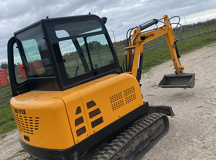 Mini ekskavatora pakalpojumi