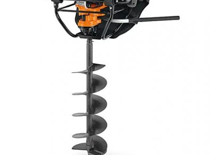  STIHL / Zemes urbis BT131