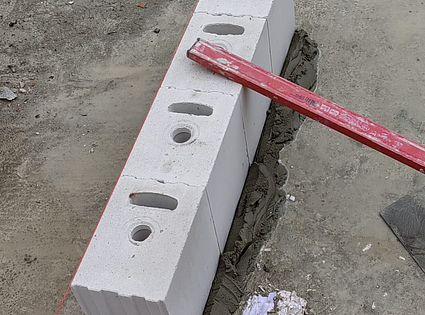 ESMU IEARADIES !! Paklpojumu klāsts bagātīgs !!  Pilns cikls Ēku renovācija , ēku celtniecība ! interesentiem Lūgums Zvanīt ,Rakstīt ..Starpnieki uzdzeriet ūdeni 